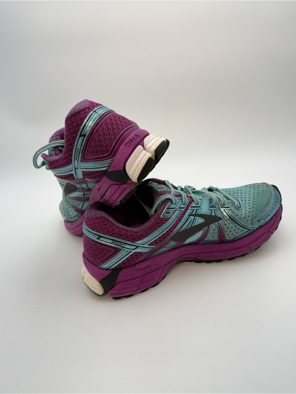 Brooks Adrenaline GTS 17 Women’s Running Shoes – Blue/Purple – US 8 B